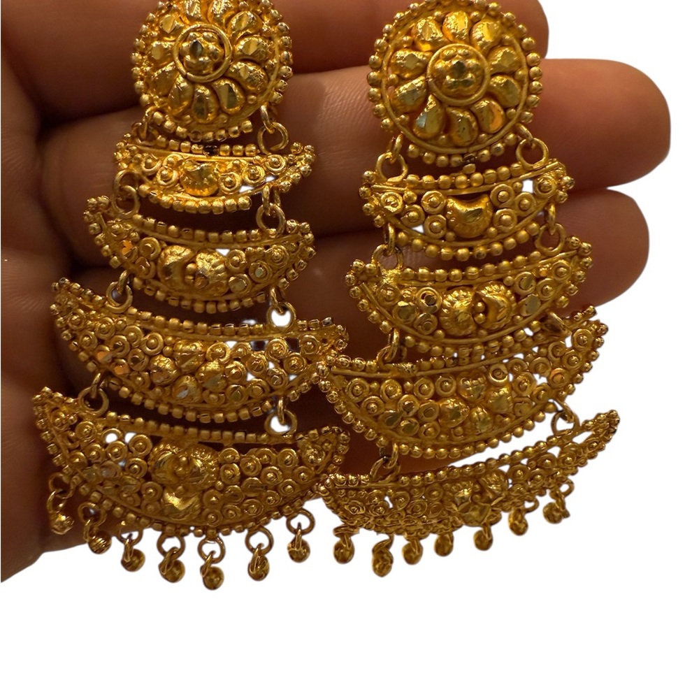 Elegant Gold Tiered Earrings - Picture 7 of 9
